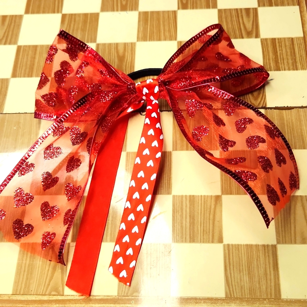 Love on tour/ V-Day hair bow